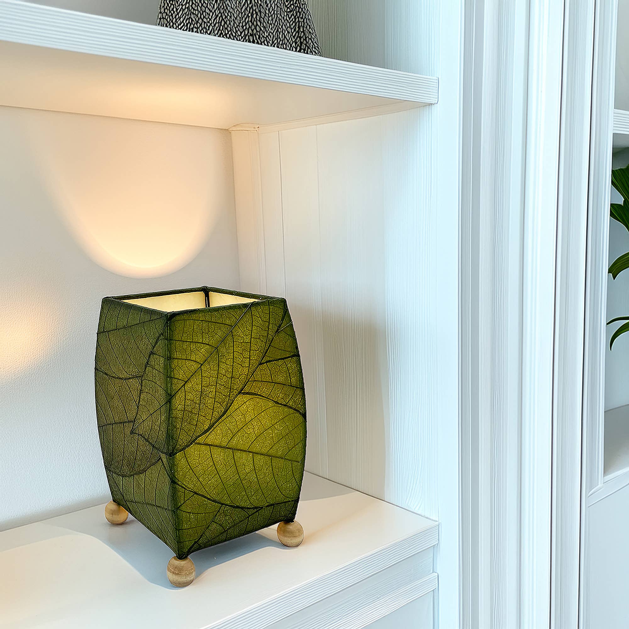 Mini Square Cocoa Leaf Lamp Green, Shade Real Leaves