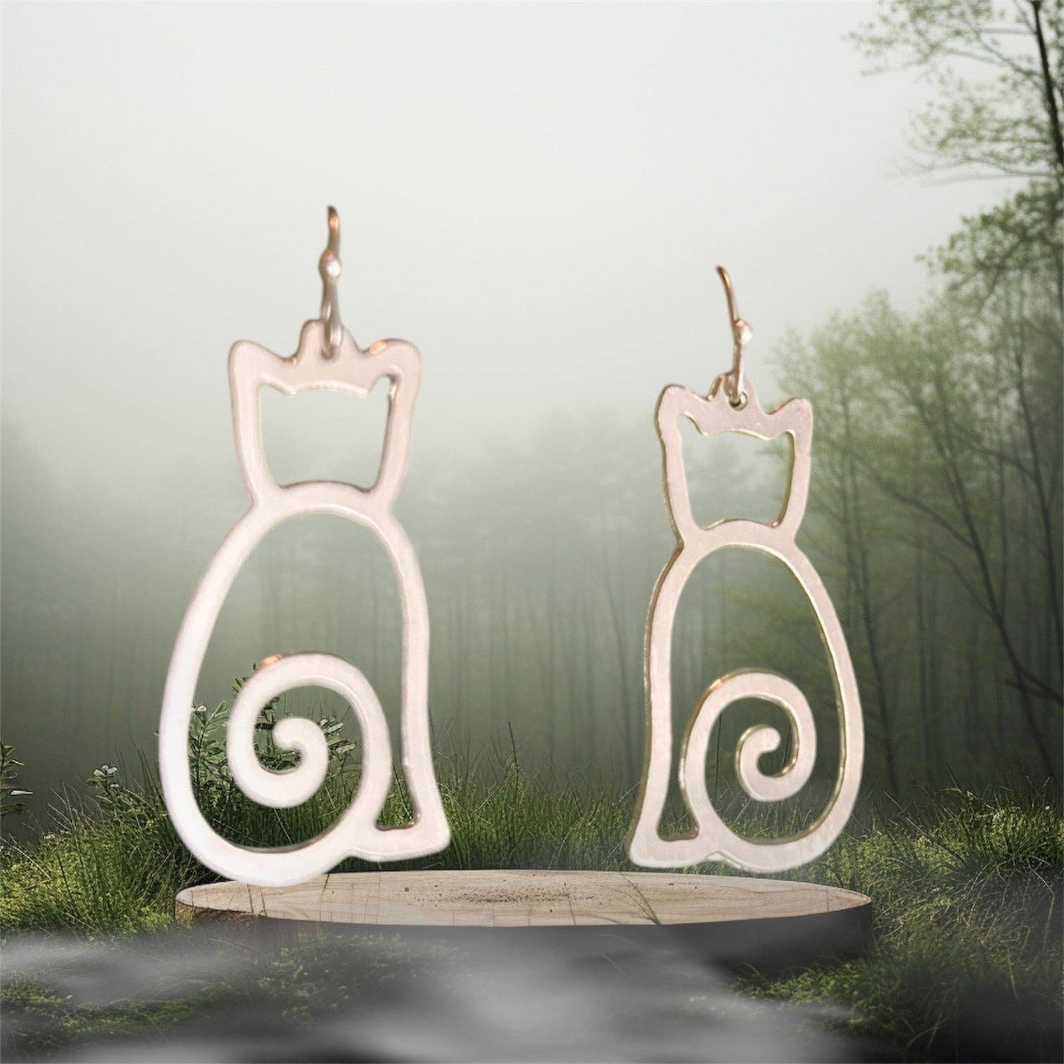 Sleek Cat Earring