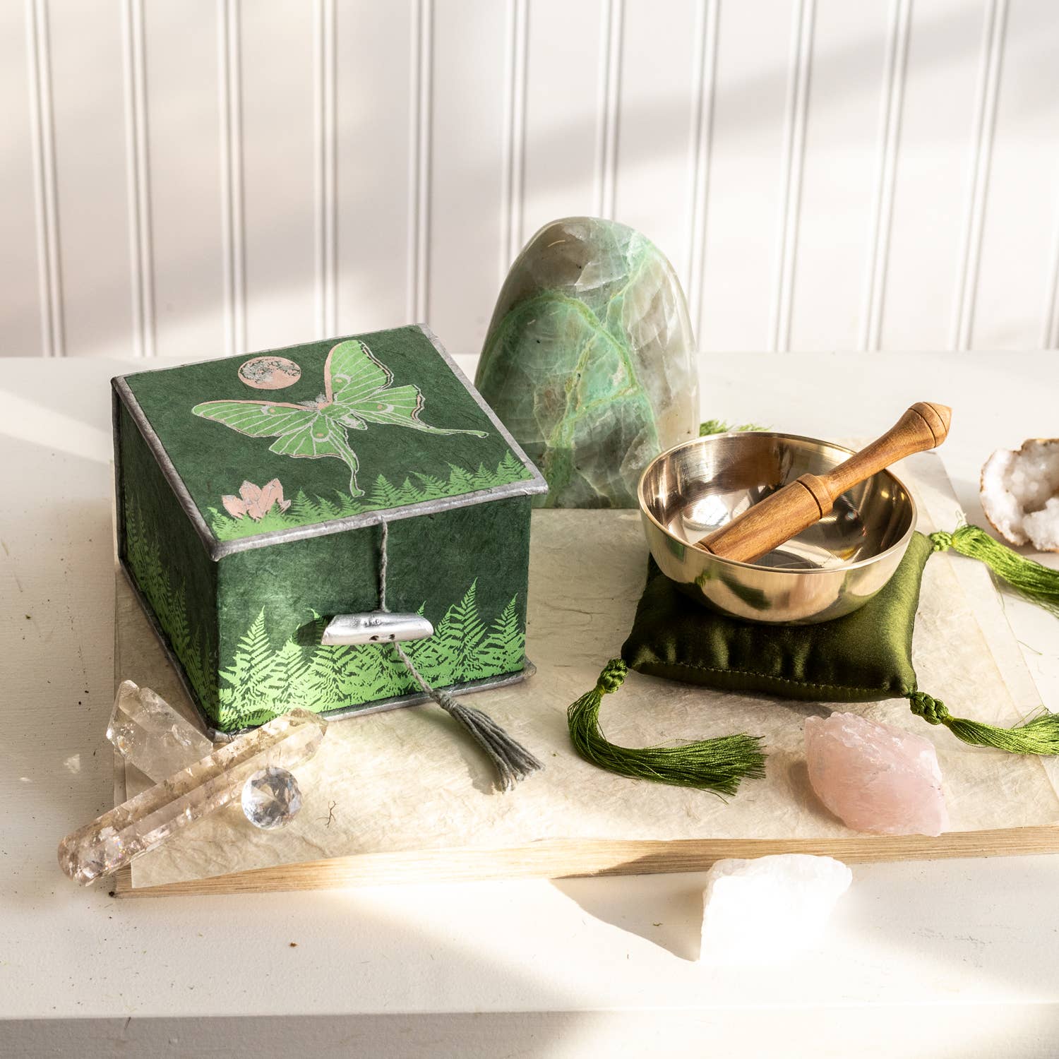 3.5'' Luna Moth Meditation Bowl Box