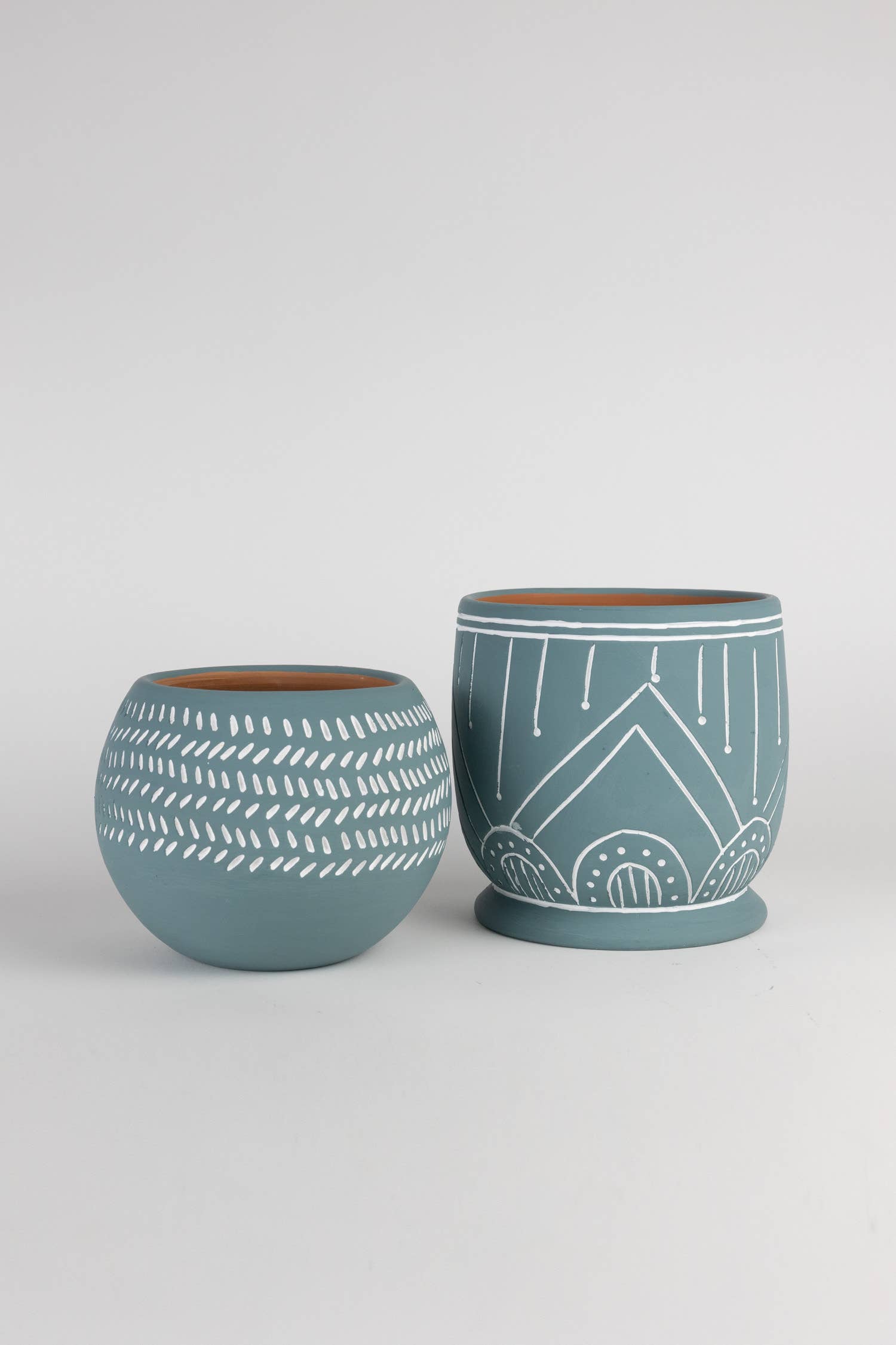 * Teal Scored Terracotta Planter 7&#39;&#39;D