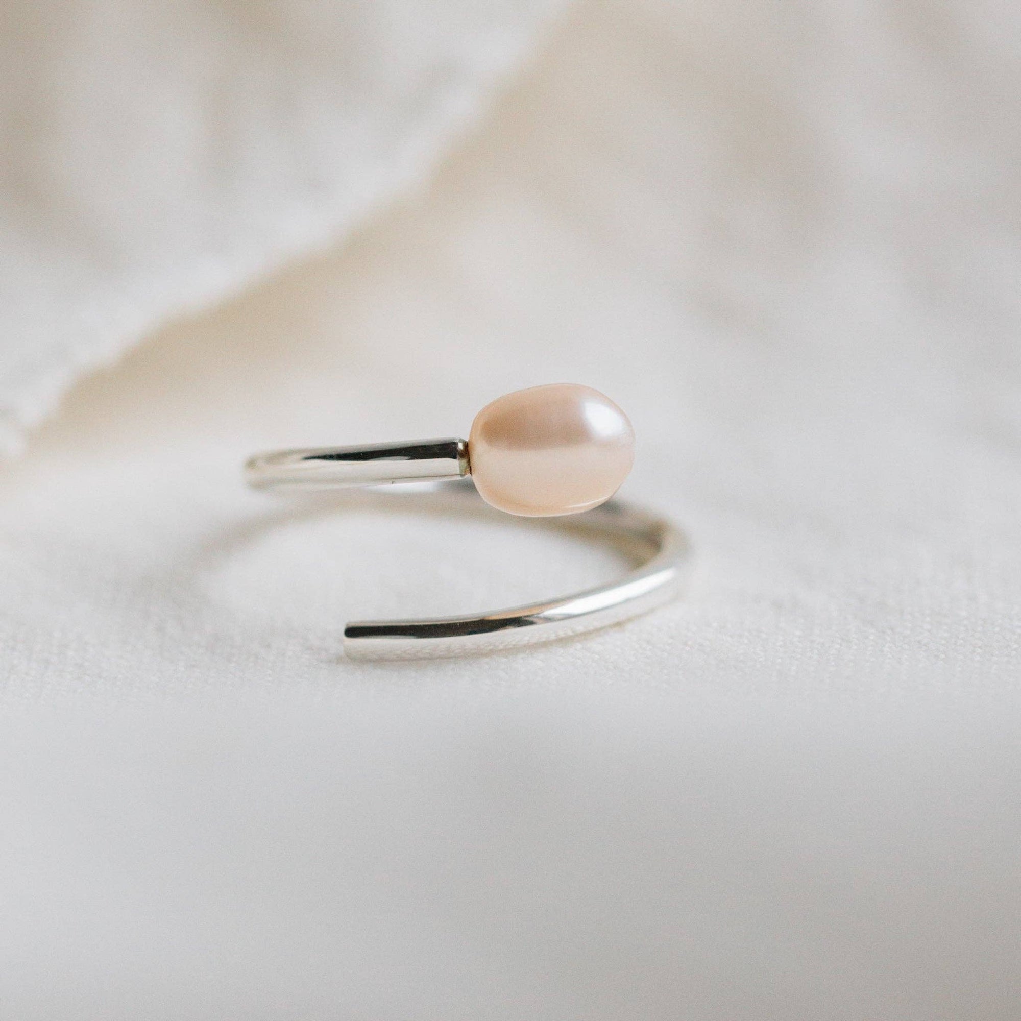 Ati Pearl Swirl Silver Ring