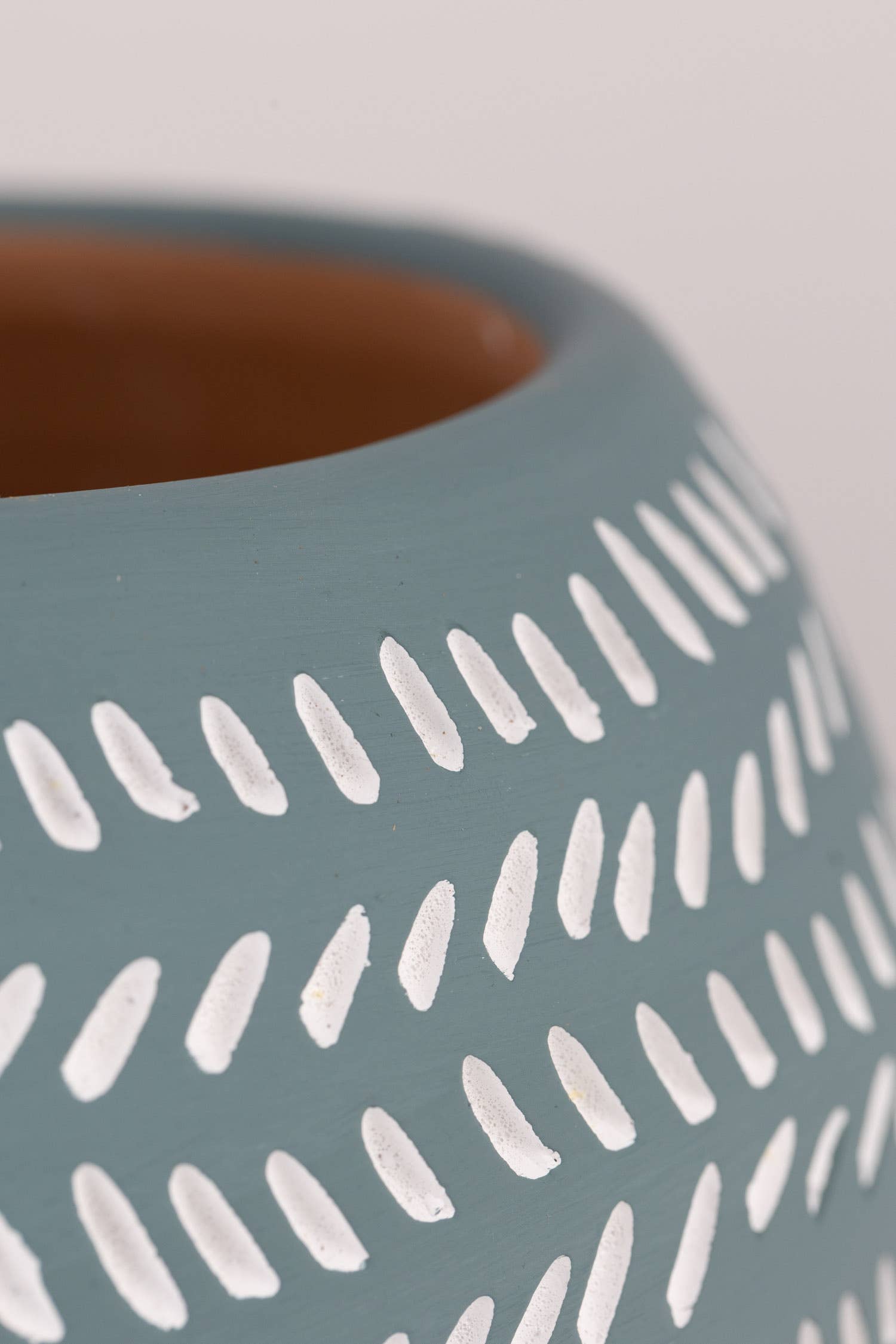 * Teal Scored Terracotta Planter 7&#39;&#39;D