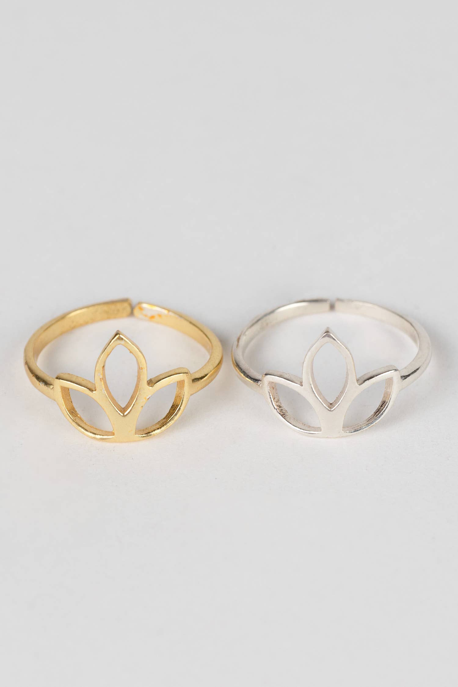 * Silvery Lotus Ring