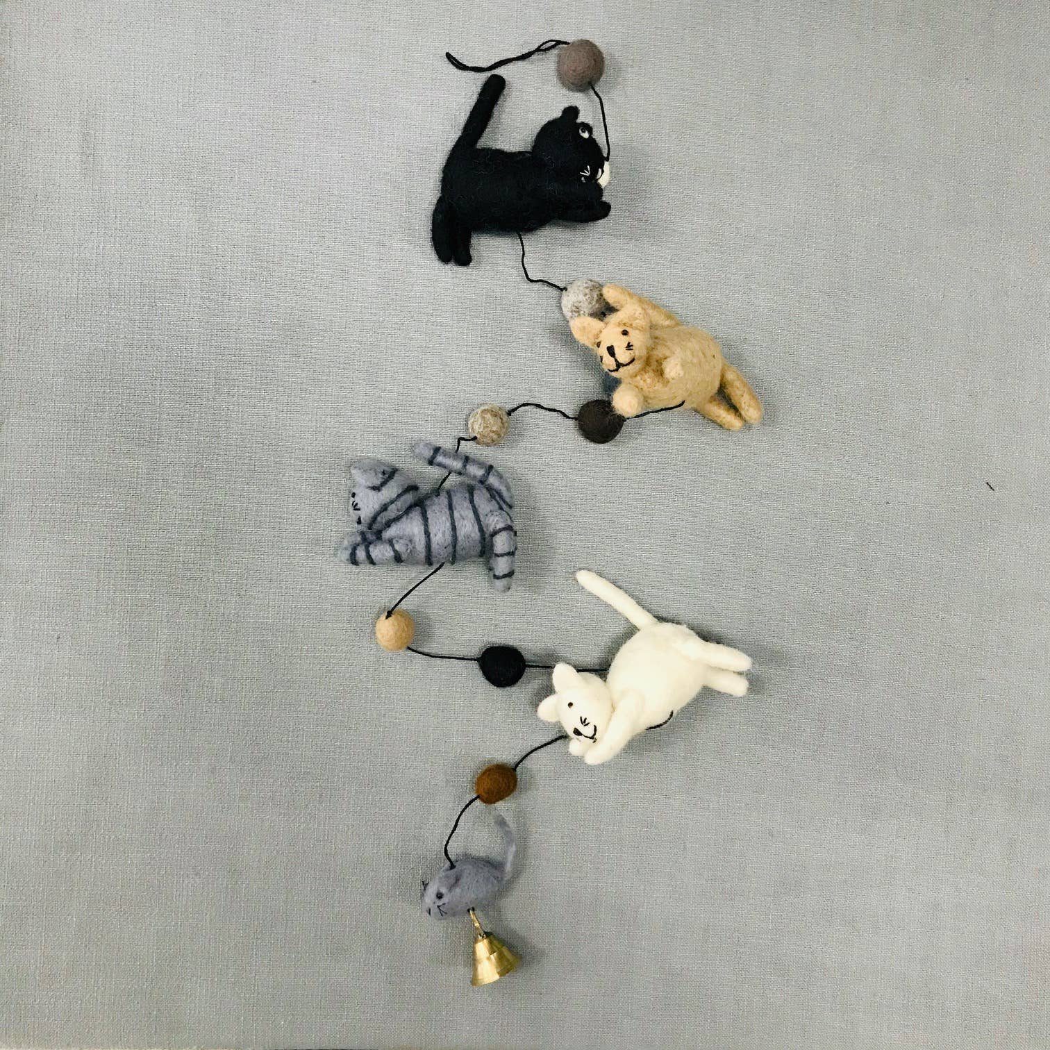 Garland - Cat (IS)