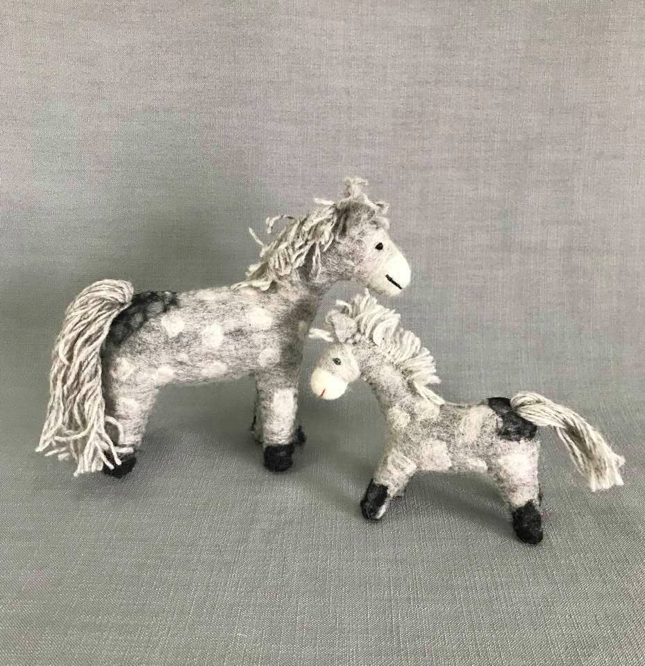 Horse - Dapple Grey Small
